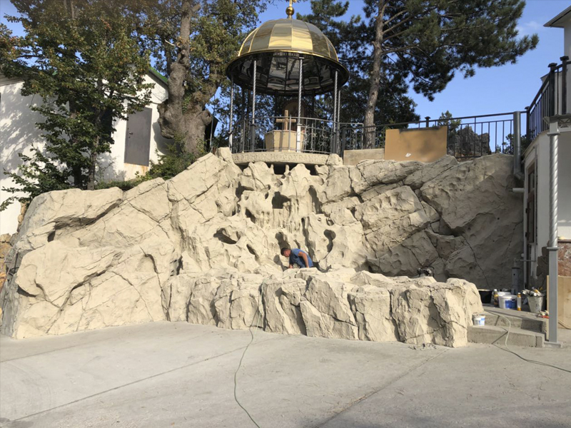 The waterfall in the сhurch of the Archangel Michael 04